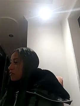 Snapshot of devi_black13_ chatting on February 15, 12:15 am devi black13 online show from February 15, 12:15 am