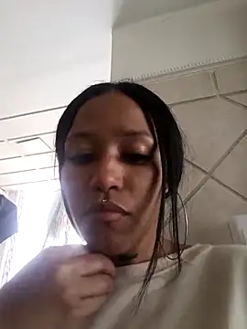 Snapshot of devi_black13_ chatting on December 25, 4:32 pm devi black13 online show from December 25, 4:32 pm