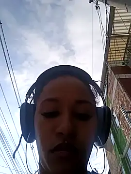 Snapshot of devi_black13_ chatting on December 7, 7:49 pm devi black13 online show from December 7, 7:49 pm