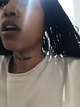 Snapshot of devi_black13_ chatting on February 23, 11:58 pm devi black13 online show from February 23, 11:58 pm