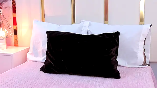 SalommeFlores online show from November 30, 11:05 pm