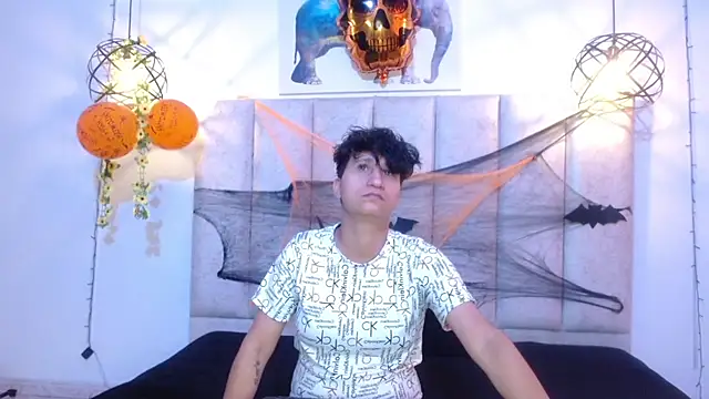 Im Milan Rs online show from October 31, 8:05 pm