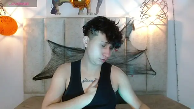 Snapshot of Im_Milan_Rs chatting on October 18, 4:25 am Im Milan Rs online show from October 18, 4:25 am