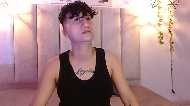 Snapshot of Im_Milan_Rs chatting on October 10, 4:02 am Im Milan Rs online show from October 10, 4:02 am