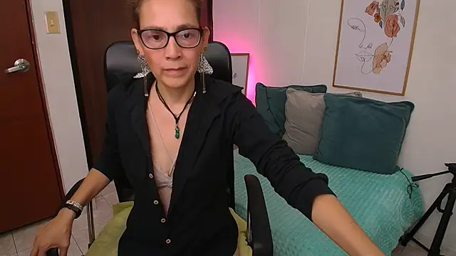 NanitaFun online show from December 10, 3:22 pm