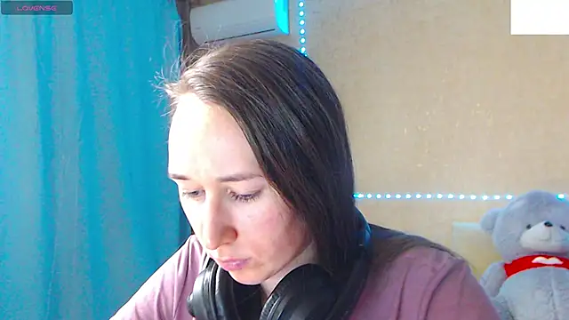 Snapshot of --Model--2 chatting on February 11, 11:22 pm --Model--2 online show from February 11, 11:22 pm