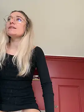 carlaaa online show from September 14, 8:15 am