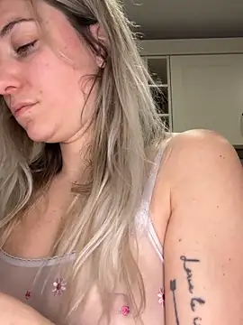 carlaaa online show from February 10, 9:14 pm