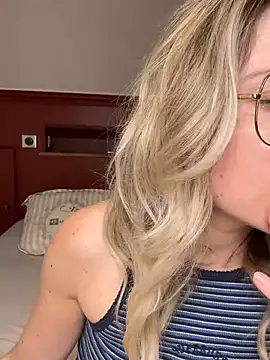 carlaaa online show from April 30, 8:16 pm
