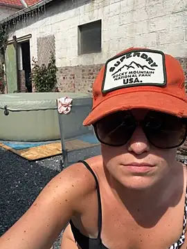 Snapshot of carlaaa chatting on June 25, 2:33 pm carlaaa online show from June 25, 2:33 pm