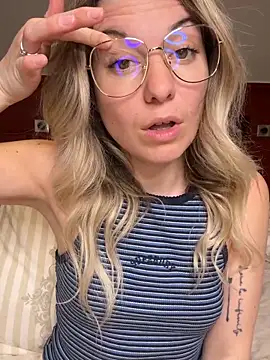 carlaaa online show from April 30, 8:57 pm