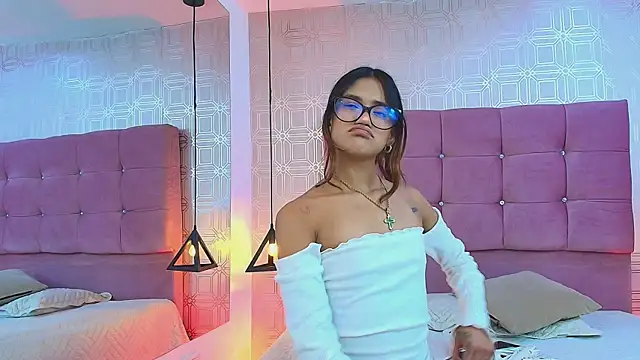 Lilith Vera online show from December 19, 3:43 am