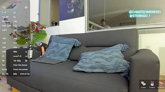 Snapshot of MattMeness chatting on November 5, 8:50 am MattMeness online show from November 5, 8:50 am