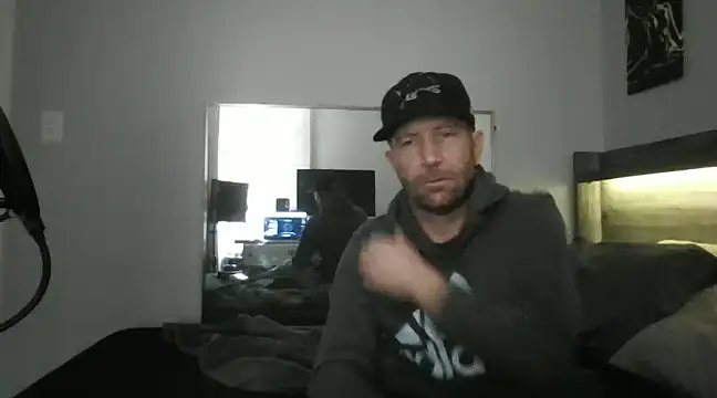 Snapshot of Edward_LongCock chatting on January 16, 3:56 am Edward LongCock online show from January 16, 3:56 am