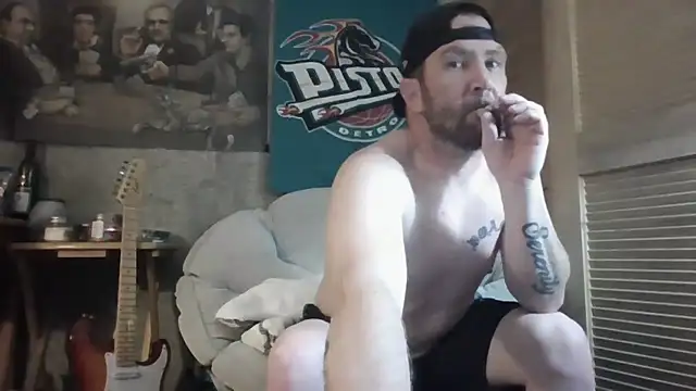 Snapshot of Edward_LongCock chatting on July 11, 5:52 am Edward LongCock online show from July 11, 5:52 am