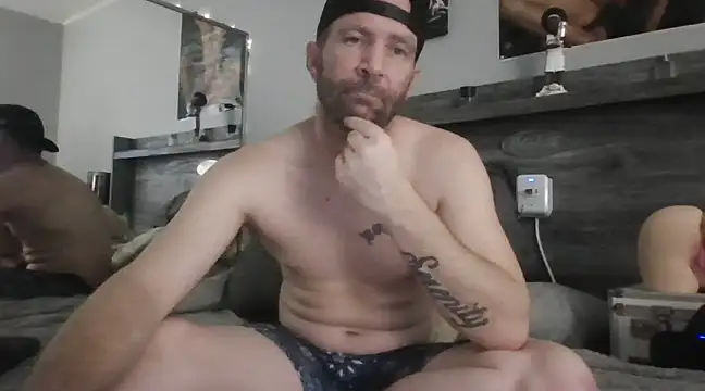 Snapshot of Edward_LongCock chatting on January 21, 7:58 am Edward LongCock online show from January 21, 7:58 am