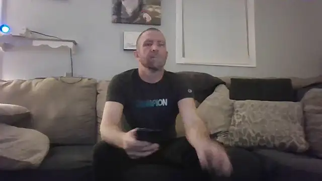 Snapshot of Edward_LongCock chatting on December 17, 4:45 am Edward LongCock online show from December 17, 4:45 am