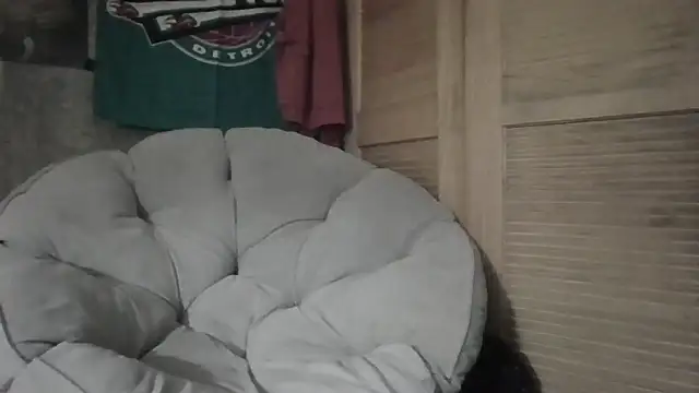 Snapshot of Edward_LongCock chatting on July 1, 6:36 am Edward LongCock online show from July 1, 6:36 am