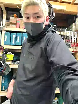 Snapshot of da--------i chatting on February 11, 9:52 am da--------i online show from February 11, 9:52 am