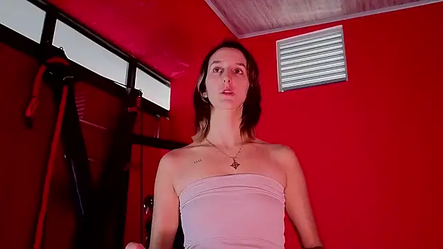 Ambar Roux  online show from June 1, 1:11 pm