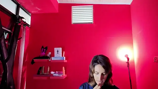 Ambar Roux  online show from February 6, 1:07 pm