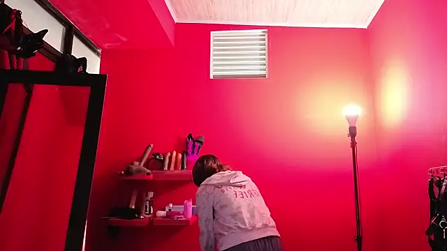 Ambar Roux  online show from March 23, 1:11 pm