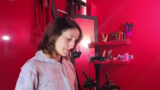 Ambar Roux  online show from March 31, 12:18 pm