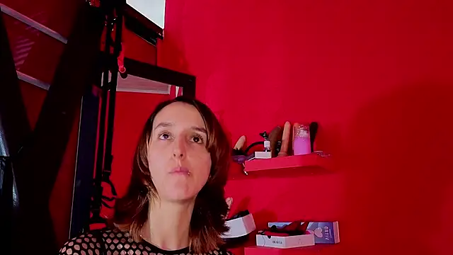 Ambar Roux  online show from May 7, 3:37 pm