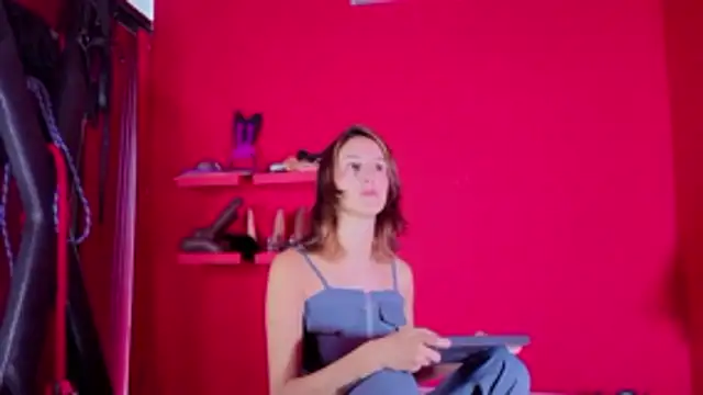 Ambar Roux  online show from October 29, 1:43 pm