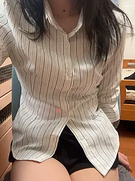 Snapshot of Mei_0906 chatting on February 7, 6:21 am Mei 0906 online show from February 7, 6:21 am