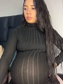 Snapshot of _Luana chatting on February 5, 3:35 am Luana online show from February 5, 3:35 am