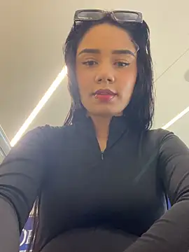 Snapshot of _Luana chatting on November 11, 5:41 pm Luana online show from November 11, 5:41 pm