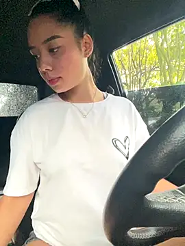 Snapshot of _Luana chatting on November 27, 6:41 pm Luana online show from November 27, 6:41 pm