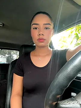 Snapshot of _Luana chatting on November 10, 5:51 pm Luana online show from November 10, 5:51 pm