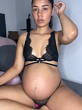 Snapshot of _Luana chatting on January 16, 1:42 am Luana online show from January 16, 1:42 am