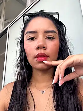 Snapshot of _Luana chatting on December 16, 5:50 pm Luana online show from December 16, 5:50 pm