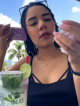 Snapshot of _Luana chatting on November 18, 5:38 pm Luana online show from November 18, 5:38 pm