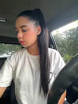 Snapshot of _Luana chatting on November 14, 6:33 pm Luana online show from November 14, 6:33 pm