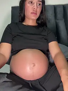 Snapshot of _Luana chatting on January 7, 1:54 am Luana online show from January 7, 1:54 am