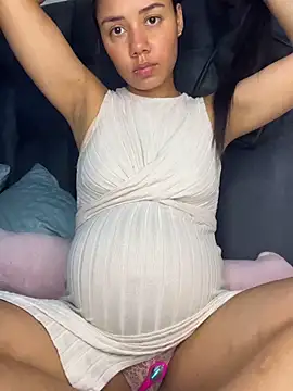 Snapshot of _Luana chatting on February 6, 2:07 am Luana online show from February 6, 2:07 am