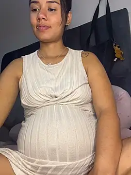 Snapshot of _Luana chatting on February 20, 2:19 am Luana online show from February 20, 2:19 am