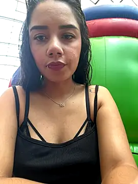 Snapshot of _Luana chatting on November 4, 7:06 pm Luana online show from November 4, 7:06 pm