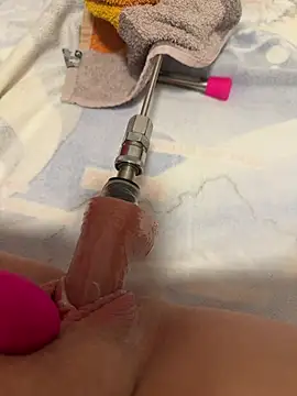 luisa1 online show from April 8, 7:04 pm