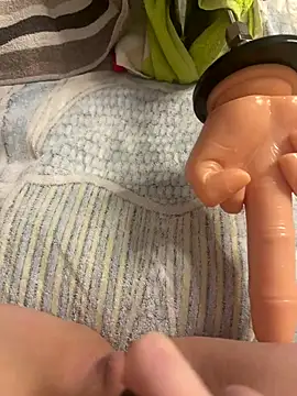 luisa1 online show from December 16, 7:18 pm