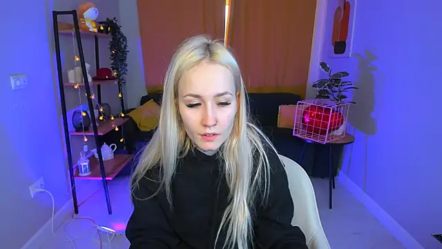 Snapshot of Bunny__of_love chatting on March 7, 1:40 pm Bunny of love online show from March 7, 1:40 pm