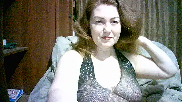 Snapshot of Madame-Butterfly chatting on December 3, 1:39 am Madame-Butterfly online show from December 3, 1:39 am