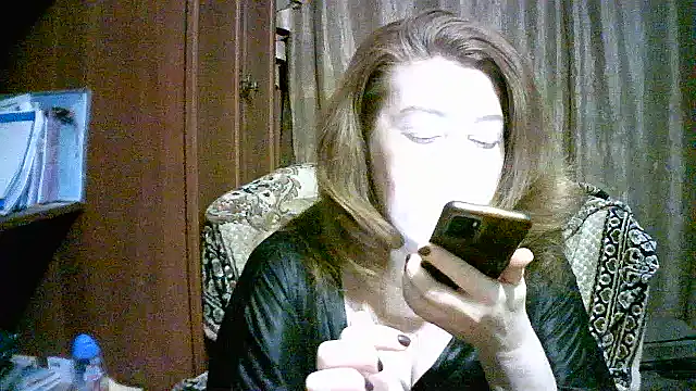 Snapshot of Madame-Butterfly chatting on September 18, 3:15 pm Madame-Butterfly online show from September 18, 3:15 pm