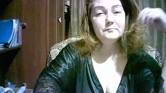 Snapshot of Madame-Butterfly chatting on October 28, 1:21 pm Madame-Butterfly online show from October 28, 1:21 pm