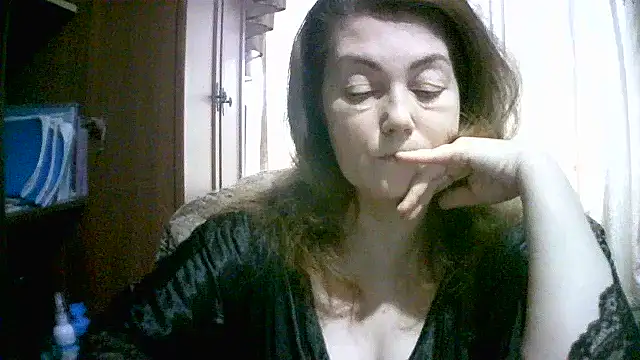 Snapshot of Madame-Butterfly chatting on October 25, 9:08 am Madame-Butterfly online show from October 25, 9:08 am