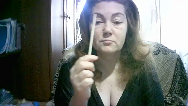 Snapshot of Madame-Butterfly chatting on October 5, 7:32 am Madame-Butterfly online show from October 5, 7:32 am